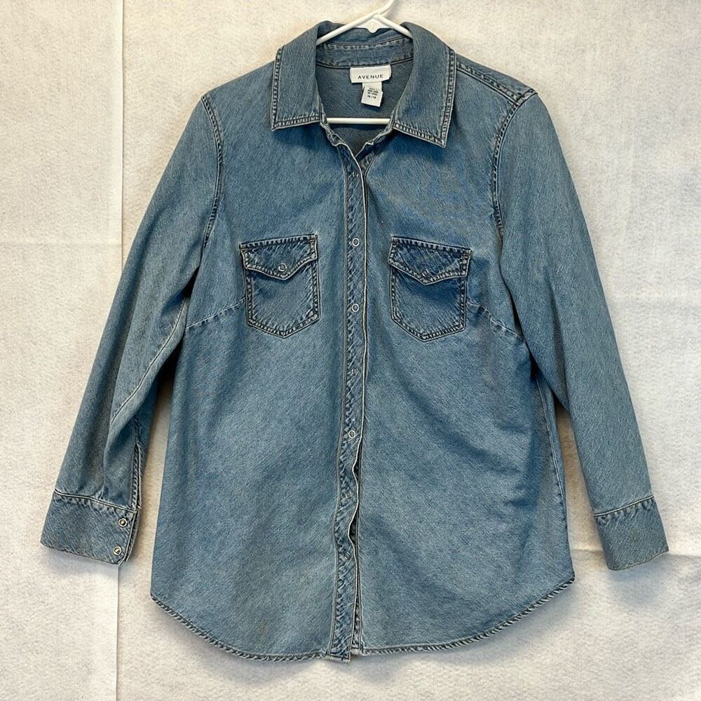 AVENUE Shirt Women's Size 14/16 Blue Denim Cotton Long Sleeve Snaps Vtg Western
